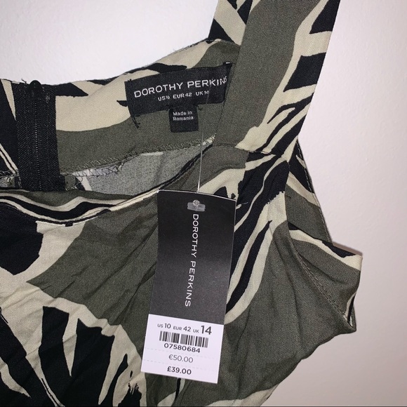 NWT Dorothy Perkins Jumpsuit - Picture 3 of 3